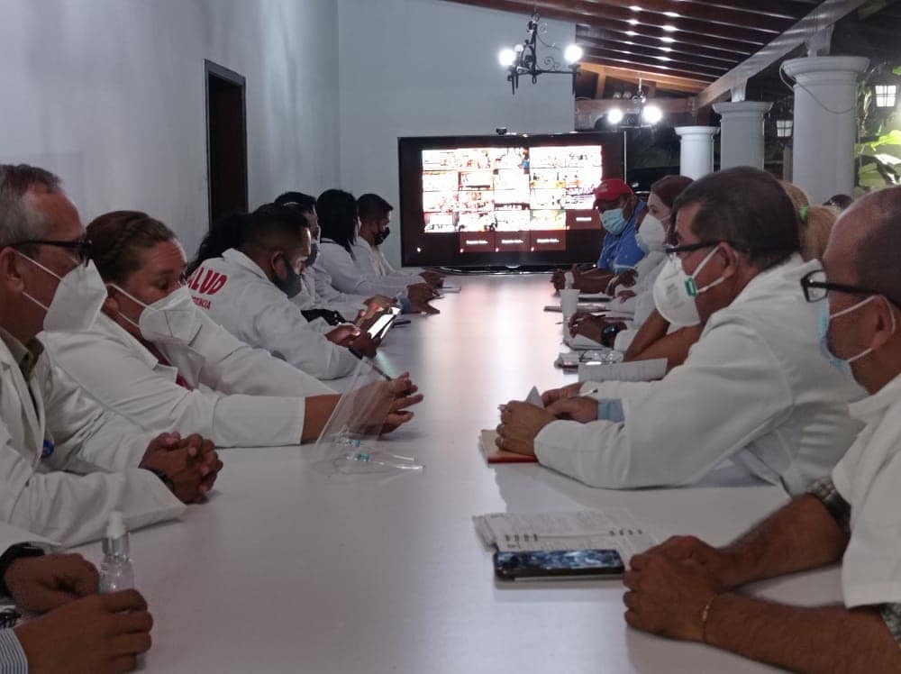 Productiva jornada del Encuentro Nacional con el Estado Mayor de Salud, encabezado por el pdte <a href="/NicolasMaduro/">Nicolás Maduro</a>

Durante su intervención, el mandatario nacional reafirmó su compromiso con fortalecer el sistema de salud 🇻🇪 y dio directrices para que se ejecuten una serie de obras.