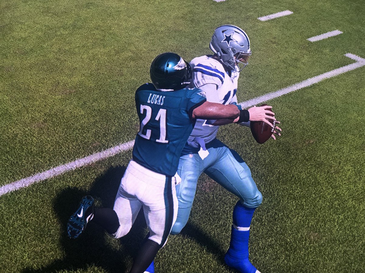 LMFL__Eagles's tweet photo. 2nd year man Mike Lucas Continues his DOPY campaign Adding a Sack and a pick tonight vs Dallas. Lucas Now at 8 INT’s 1 Sack 4TFL’s for the year @Lombardi_MFL https://t.co/lrZyo54bb9