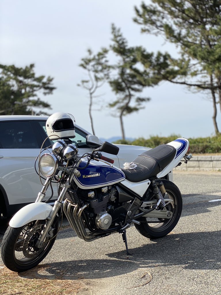 blueimpulse154's tweet photo. ゼファーx 97年式
35万で売ります！

マフラーはメルカリで買った
メッキガニマタブレットが付いてます。

不具合はクラッチ盤が滑り始め
たまにオーバーフローしてます。
メーターカバーの戻しのつまみが削れてます。

その他詳細はdmでお願いします🙇‍♂️ https://t.co/ewRPdgAsBb