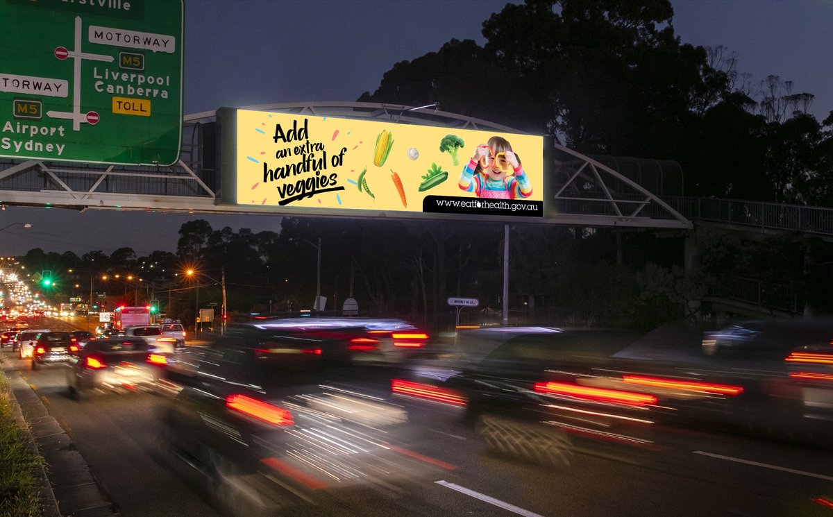 OMA_Australia's tweet photo. Back to school! With only 5 per cent of children meeting the recommended daily vegetable intake, why not start on the right foot by adding some #ExtraVeggies to the lunchbox as kids in NSW head back to the classroom this term👏
#AddVeggies #ExtraVeggies #OOHAlwaysON #outofhome https://t.co/ZcL95w8bKo