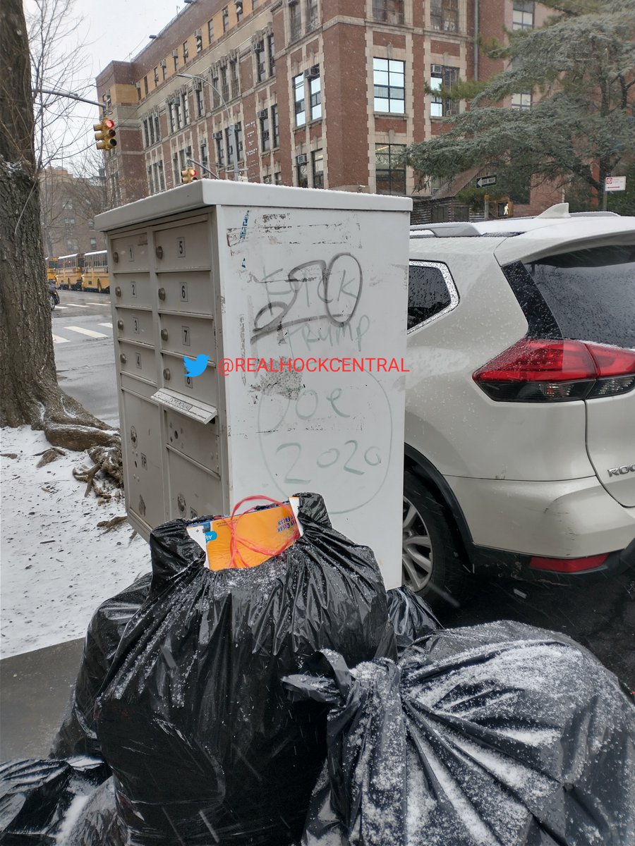 RealHockCentral's tweet photo. HATE: Exile and a Magen David is seen scrawled on front of two synagogues, along with takin (illegible) blood at 14th Avenue and 54th Street
@NYPD66Pct and @NYPDHateCrimes Please investigate https://t.co/sWZ9zlGGKa
