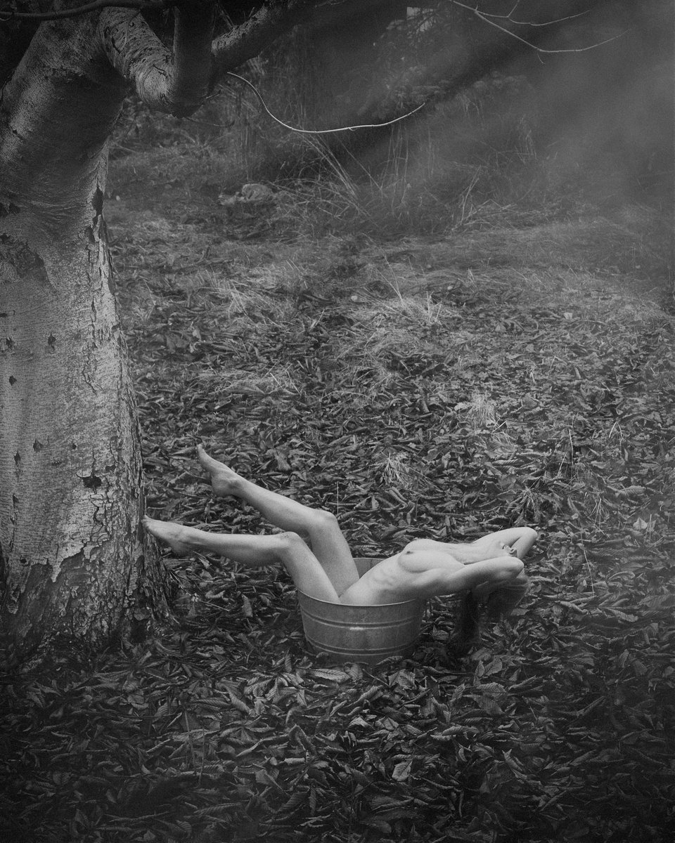 RobinBurchPhot1's tweet photo. Bathing In Denial : https://t.co/6P6RC0UtTe
#artmodel #femalemodel #emotive #figurativemodel #art #femalefigure #artisticphotography #blackandwhitephotography https://t.co/UHvkaDwnwu