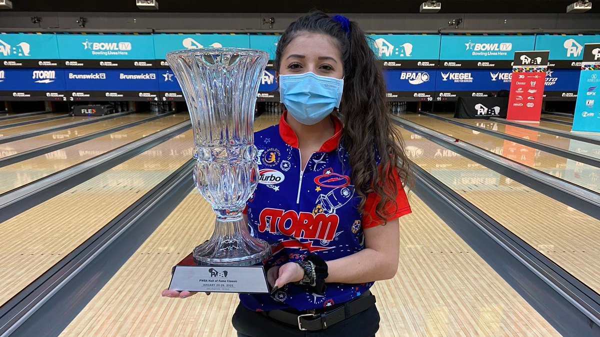 PWBATour's tweet photo. 🏆 Julia Bond runs the ladder to win the Hall of Fame Classic, capturing her first PWBA Tour Title! #PWBATour #BowlTV https://t.co/BSEgkB0hRI