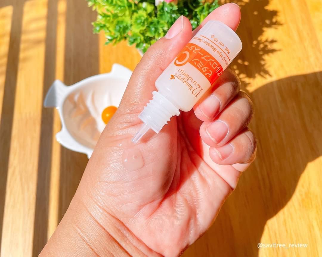 Savireview's tweet photo. ลองใช้ Vit C hya เลิฟสุดขวดจิ๋วแต่แจ๋วมาก ช่วยผิวกระจ่างใส ลดริ้วร้อยและจุดด่างดำ กระชับรูขุมขน กลิ่นก็ดีงาม หาซื้อได้ง่าย Shopee เลยจ้า #ใช้ดีบอกต่อ #vitchya https://t.co/jhyF8QK5Zt