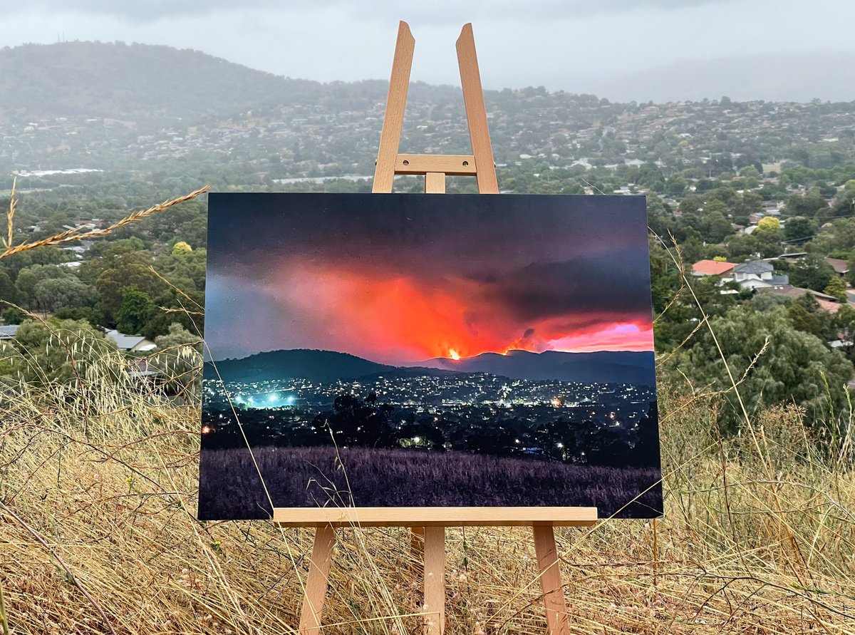 ACT_ESA's tweet photo. THEN AND NOW

It’s definitely a change of scenery for the first anniversary of the Orroral Valley Fire.

📍Simpsons Hill, Chisholm. 📸 Gary Hooker, #ACTRFS https://t.co/jS8Upr3ViK