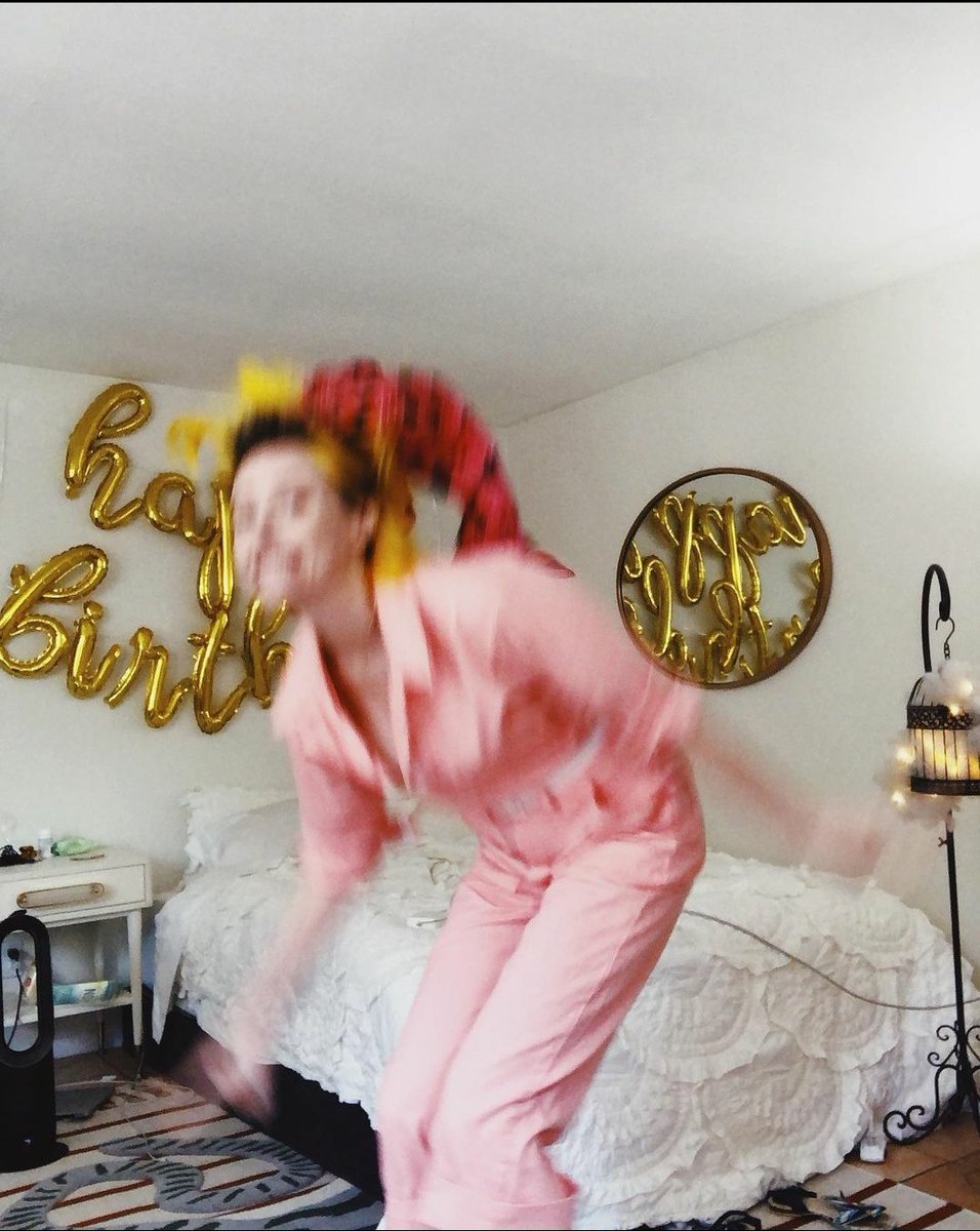  @TessaViolet as Blurry Mike Wazowski: A Thread