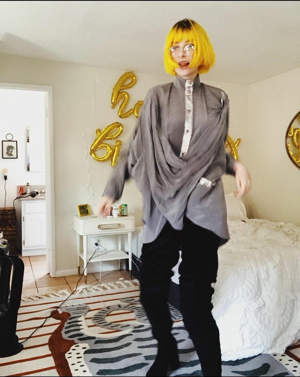  @TessaViolet as Blurry Mike Wazowski: A Thread