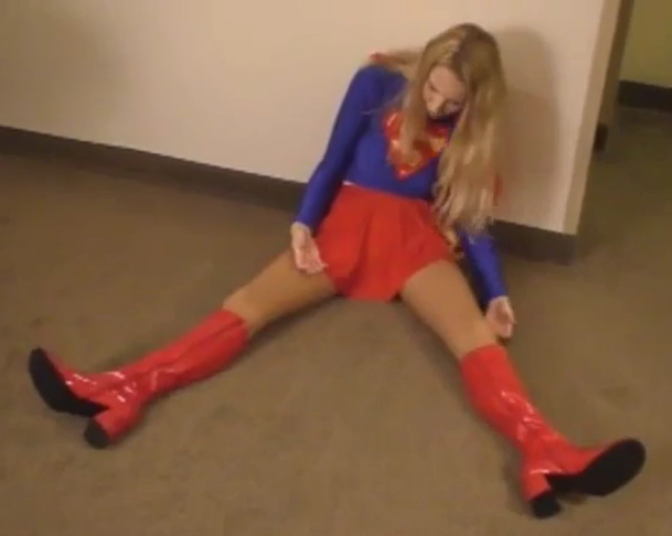 SDemiser's tweet photo. Superwoman from Metro City Heroines, modeled by Savannah Costello. #Superheroine #SuperheroinePeril #MetroCityHeroines @SavanahCostello https://t.co/XkY9LyIuiO