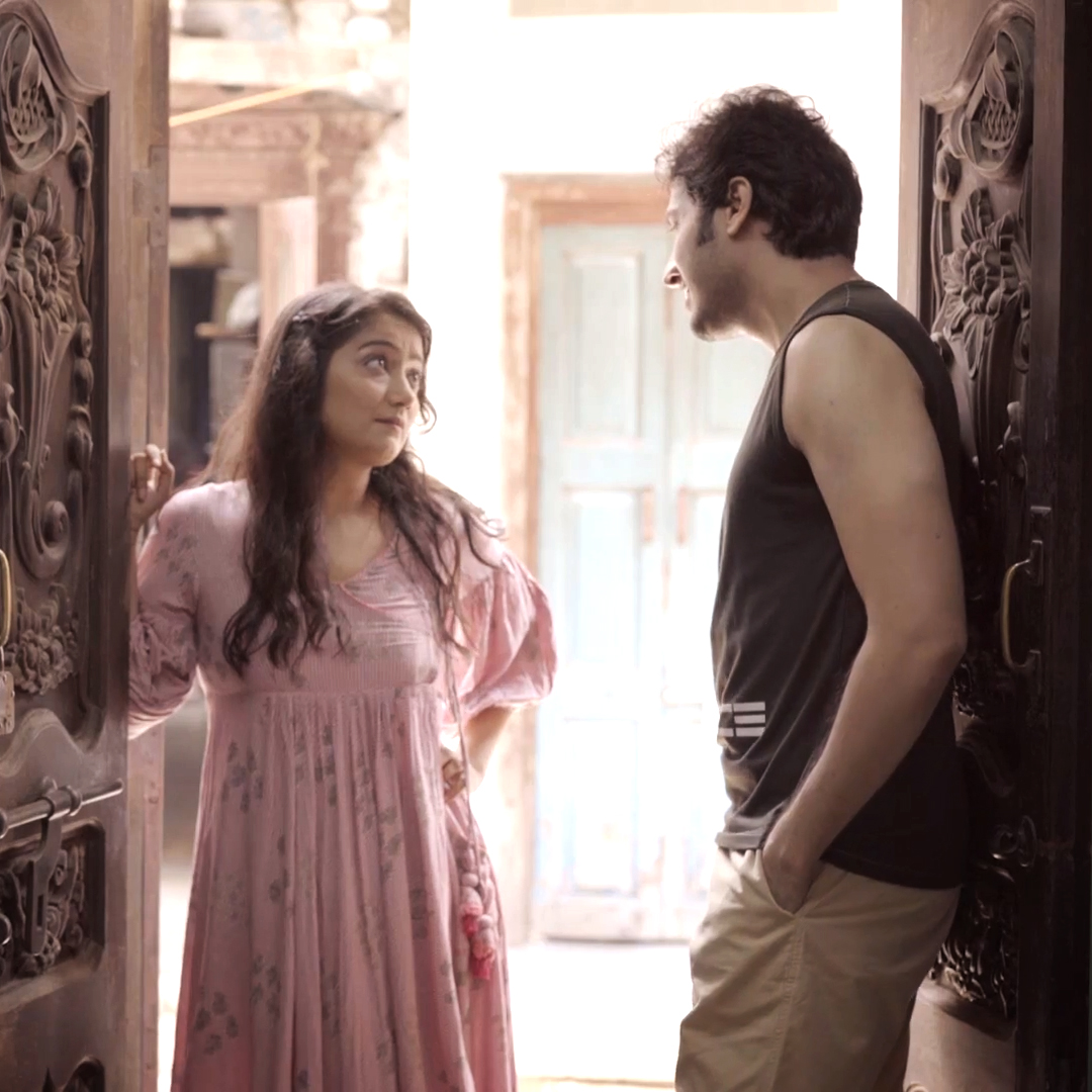 CityshorTv's tweet photo. Swipe to make Amay fall in love with Pooja.
#cityshortv #cityshortvoriginals #gujaratiwebseries #gujaratimovies #gujaratifilms
#romanticmovie #romanticmovies #romanticshortfilm #romanticwebseries #romanticcontent
#tikkhimitthilife https://t.co/mef8C5fLW9