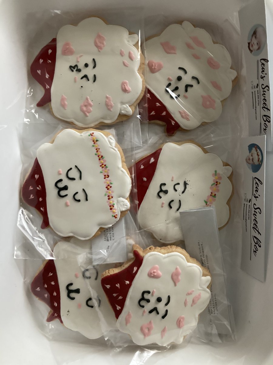 LeasSweetBox's tweet photo. 2 RJs left if you would like one. Let me know now. Going to the post office tomorrow morning. #bts #army #socalarmy #cupsleeves #wintertaejinland #taejin #btscupsleeveevent #bt21 #btsV #btscafeevents #valentinecookies #bangtan #cupsleeveevent #sugarcookies #bt21cookies #BTSJin https://t.co/LyVM7zSp1u