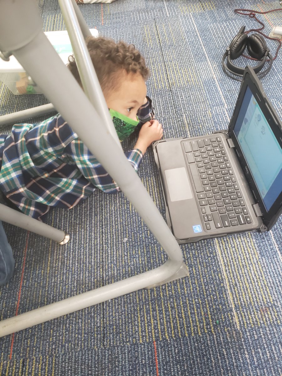school_westview's tweet photo. In the floor or in a chair, learning is happening everywhere in Mrs.Robershaw's class. https://t.co/a4XFuRptO5