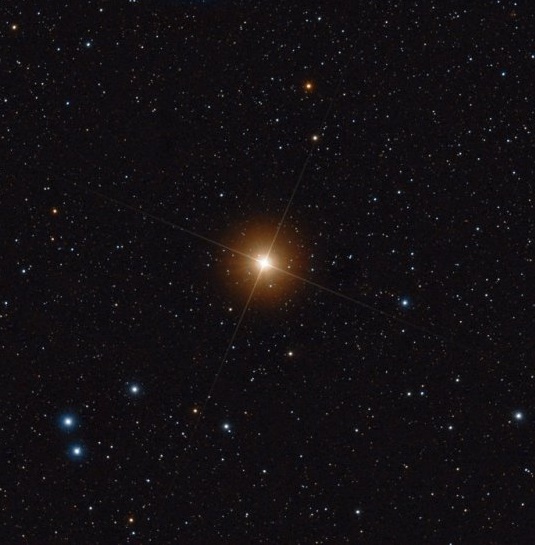 assim como aldebaran, o yeosang é a maior estrela da minha constelação. a mais brilhante do meu céu noturno. aldebaran é vermelha, como a cor favorita dele. o sol perto dela é apenas uma bolinha amarela. uma pena ela estar tão distante, mesmo que esteja perto, assim como ele.