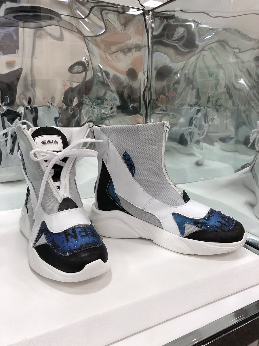 ucf_craft's tweet photo. 3年生の展示です。
コンテスト受賞作品や、
マイブランド展示
課題作品の成長過程など
テーマはそれぞれで自由に決定しますが、3年間で自分が
“やりたかったこと”
“やり遂げたこと“を
十分に表現した展示となりました！ https://t.co/P4sxuGbV5N