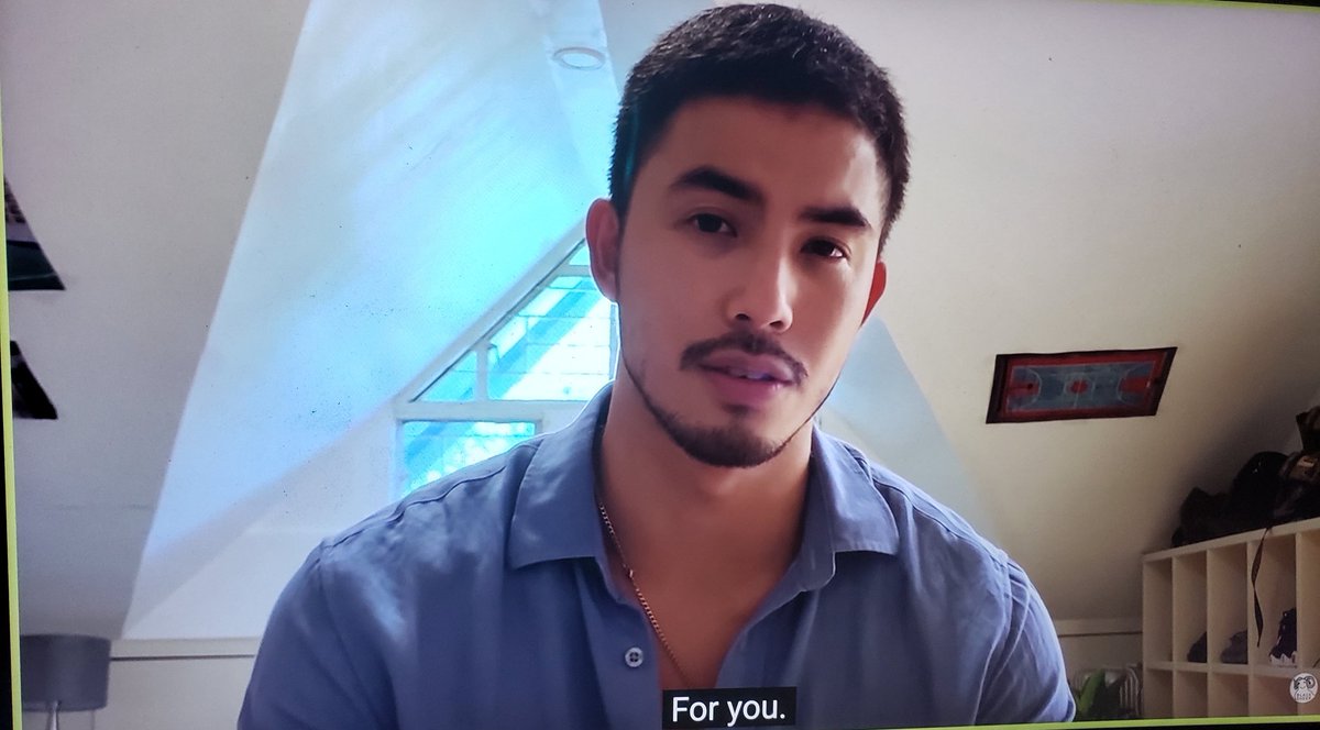 ladyluca7's tweet image. Yeah one needs to never ignore there friends for a love interest #Mico but I got to say it was cute #XavMi moment when they fought over who was going to hang up 1st #HelloStrangerEP6 #BlackSheep #BoyLove #BlSeries #BL #BlackSheepHelloStranger #PinoyBL #Xavier