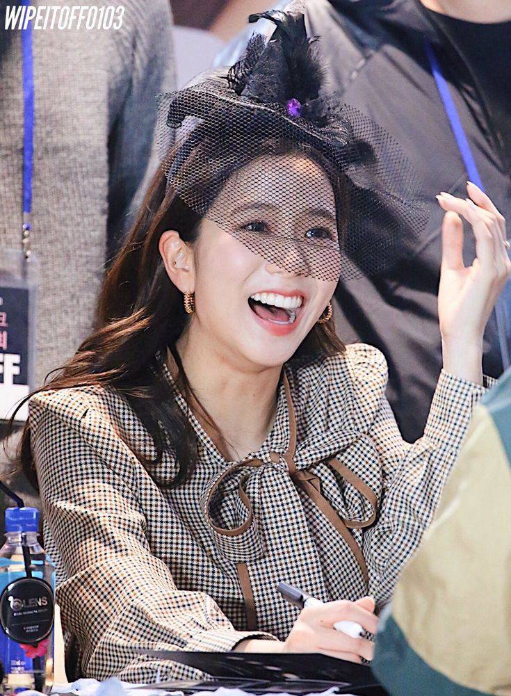 #𝓙𝓾𝔀𝔂𝓼𝓸 𝓾𝓹𝓭𝓪𝓽𝓮𝓼 #𝓙𝓲𝓼𝓸𝓸 #𝓑𝓵𝓪𝓬𝓴𝓹𝓲𝓷𝓴 #지수 #블랙핑크 🤍RT jichuhourly: the cutest
#지수 #JISOO BLACKPINK