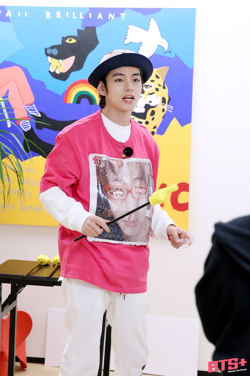 hobi_sunshine13's tweet photo. [Behind cut] 210127 Run BTS! - EP.126 

#V #TAEHYUNG #BTS #runbtsbehindcut 
#RUNBTS #runbtsep126 https://t.co/4svcKAfi9O