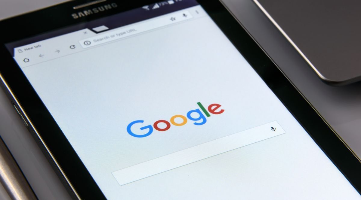 ChanPerco's tweet photo. Google fait sans les cookies tiers.
Google va lancer « Fledge », solution développée à partir d’une précédente baptisée « Turtledove », qui permet aux annonceurs, toujours sans cookies tiers, de « remarketer des utilisateurs qui ont visité leur site web » https://t.co/Xggrkr00OR https://t.co/VjucjBcckk