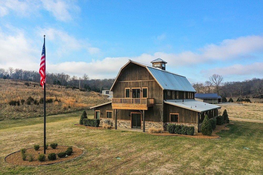 Barndominium & Farmhouses tweet media