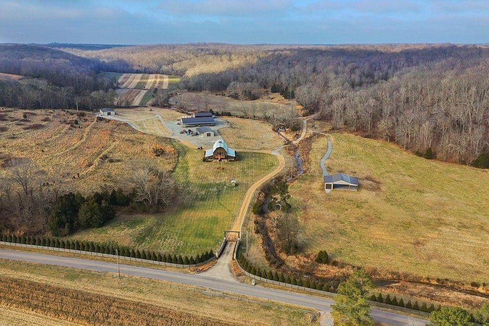 Barndominium & Farmhouses tweet media