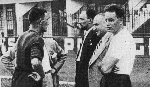 Weisz was named Bologna manager in January 1935 and, following a sixth-place finish, guided the Club to consecutive titles in 1935/36 and 1936/37. He also coached his side to a 4-1 victory over  @ChelseaFC in the final of the Paris Expo tournament in 1937.
