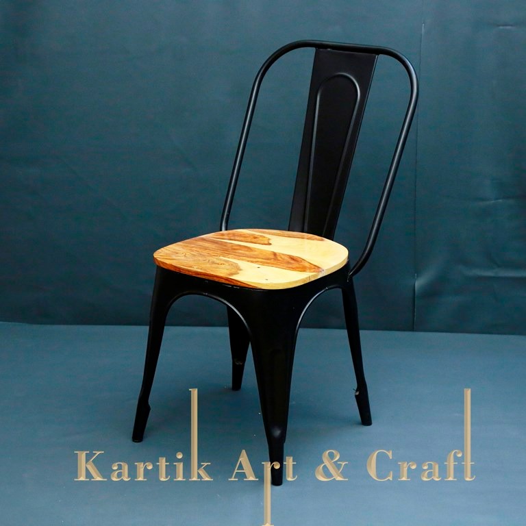 KArtAndCrafts's tweet photo. Available to DM me 📩
#tolix #tolixchair #vintage #industrialdesign #sillas #design #deco #dise #industrial #home #muebles #interior #homedecor #n #barstool #living #decor #interiorismo #furniture #ironchair #barfurniture #kursicafemurah #chair #kursicaffe #stoolcafe #cafejakart https://t.co/SiQfBhyt2y