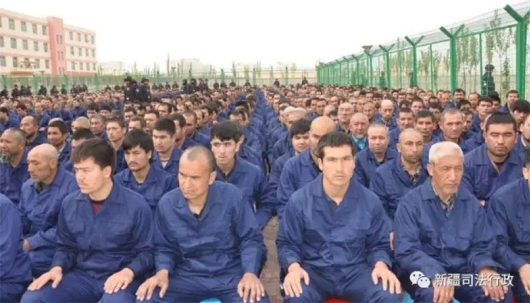 La giornata della memoria serve affinchè le atrocità del passato non si ripetano.

Ma forse stiamo già dimenticando?

Questo è un campo di detenzione in Cina. Anno 2020.

Per approfondire guardate il nostro documentario su youtube
youtube.com/watch?v=wxLeFq…

#Uiguri #uyghurs