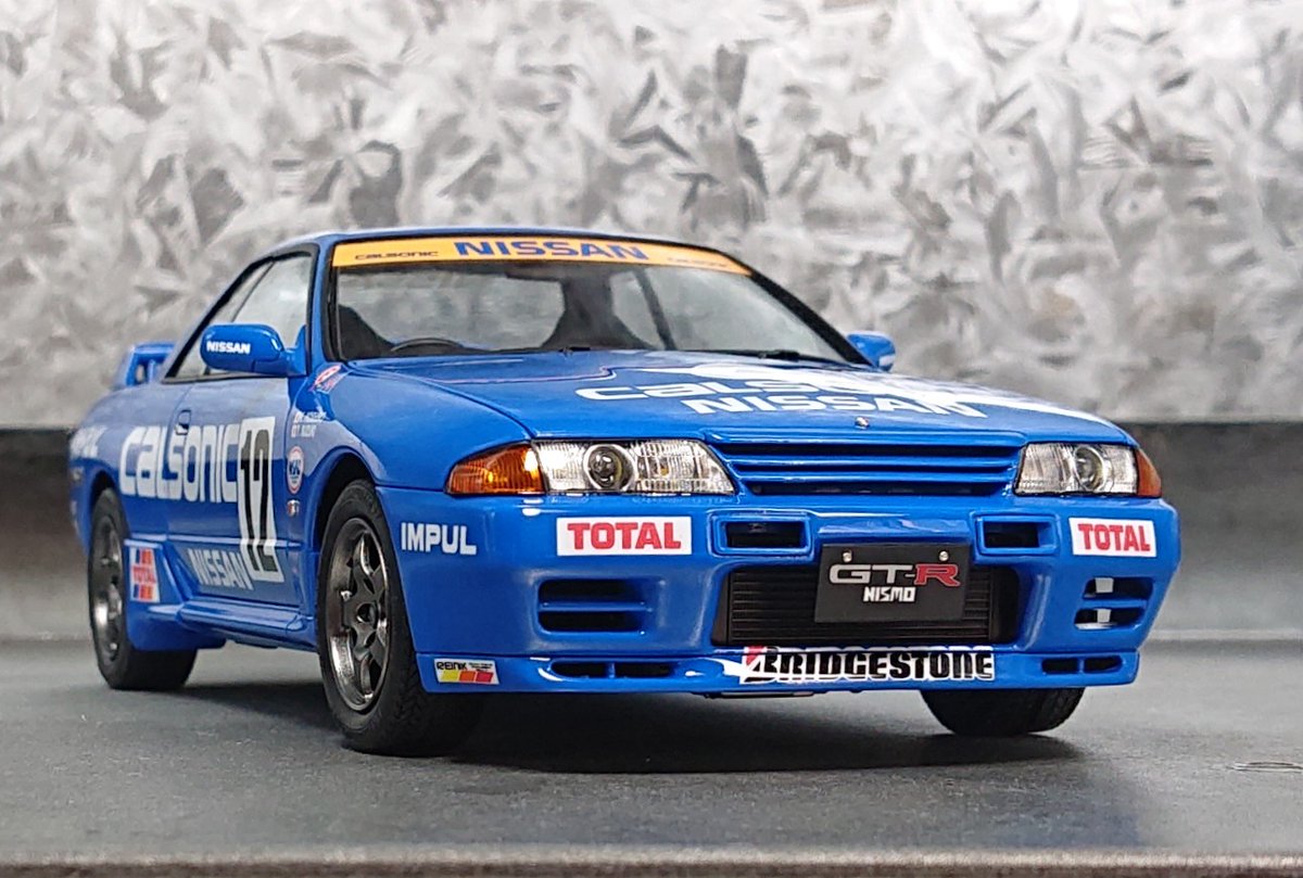 ハセガワのR32スカイラインGT-Rを定番のカルソニックラッピング仕様