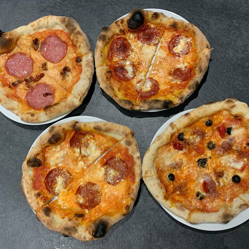 elliottrichmond's tweet photo. The new βMade in Italyβ @papageespizza pizza oven arrived Monday, it was only right to prove some dough overnight to test the beast, putting it through its paces last night I can safely say it passed with flying colours! πͺππ #midweekpizza https://t.co/HpDmtbYguw https://t.co/1rvZyskS7w