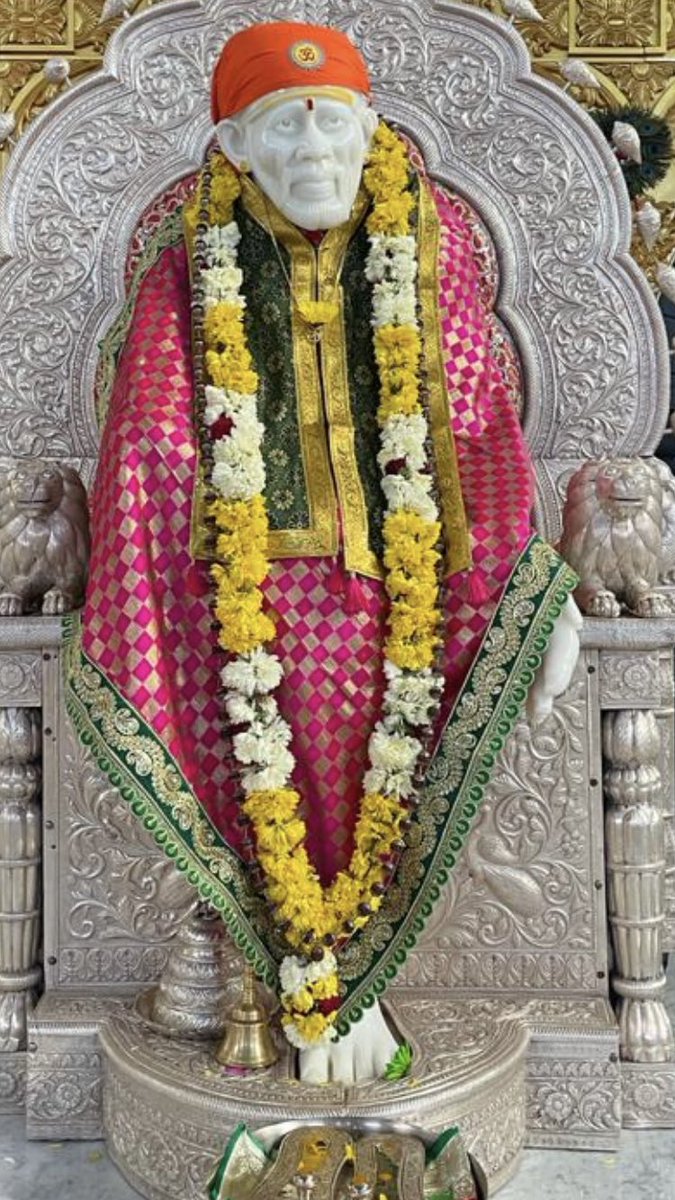 SaiParivar's tweet image. Baba&apos;s saying -  I know you search me..but remember one thing.. I am with you every moment but my form is invisible.