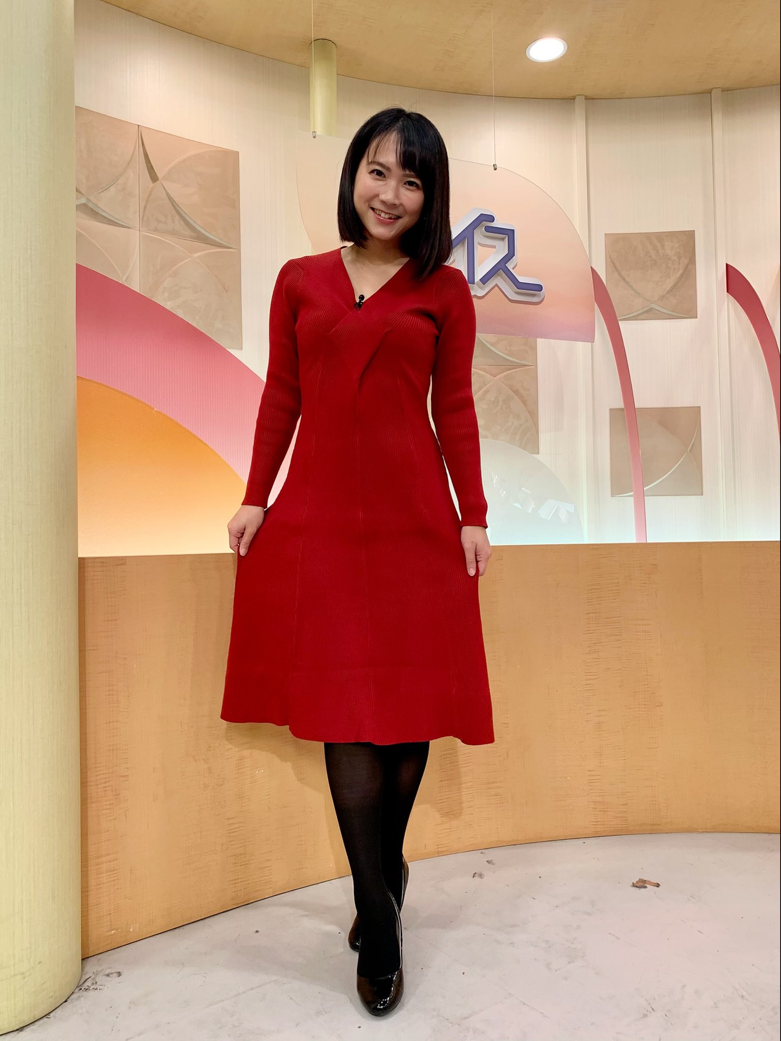 海平 和 Kbs京都アナウンサー なごみん 今日の Newsフェイス 衣装 Frenchpave さん クロスタックのニットミディアムワンピース クロスになった胸元のデザインがとっても美しいし ラインも綺麗に見せてくれる エレガントな雰囲気にもなります