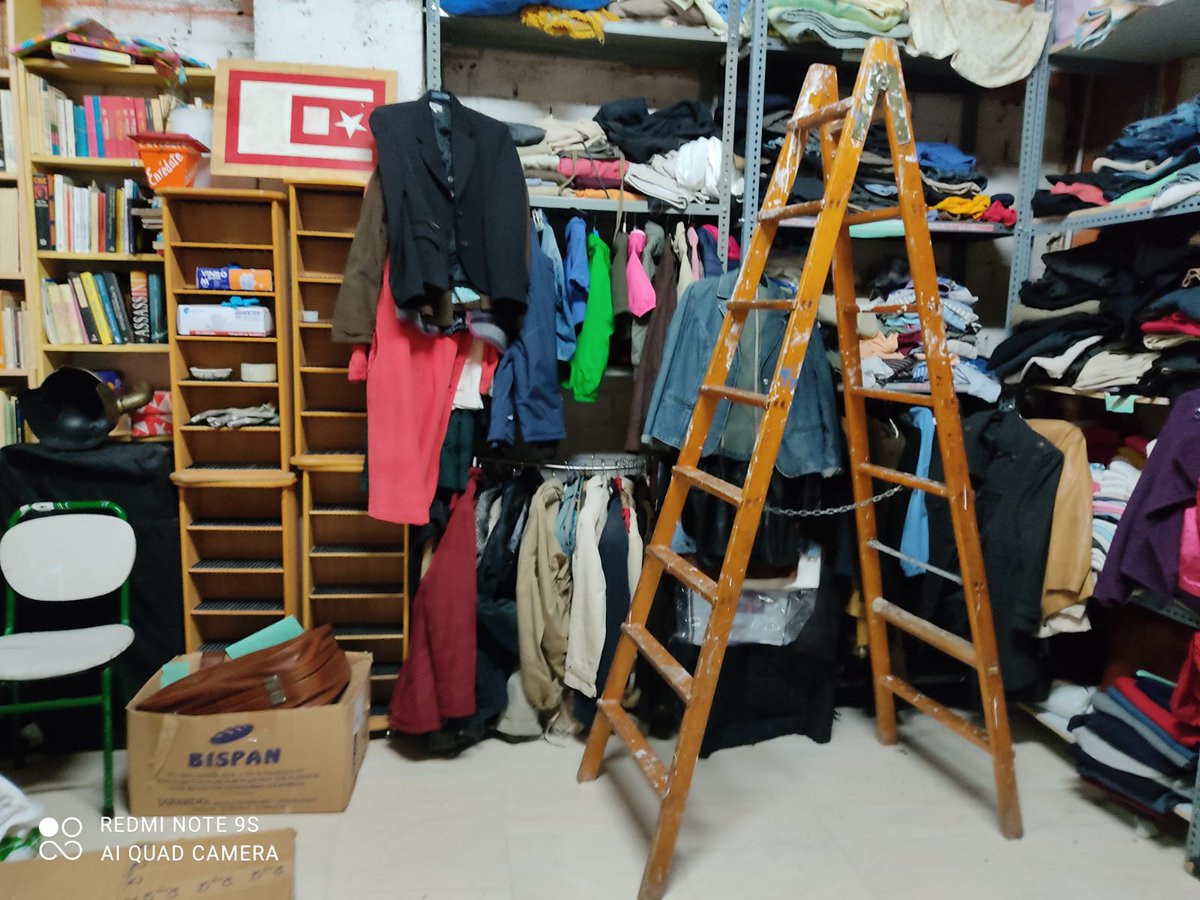 Enredadera_RSP's tweet image. Os dejamos unas imágenes de la reapertura de este pasado martes, os recordamos que el jueves volvemos a abrir el ropero!!✊🏼🤗