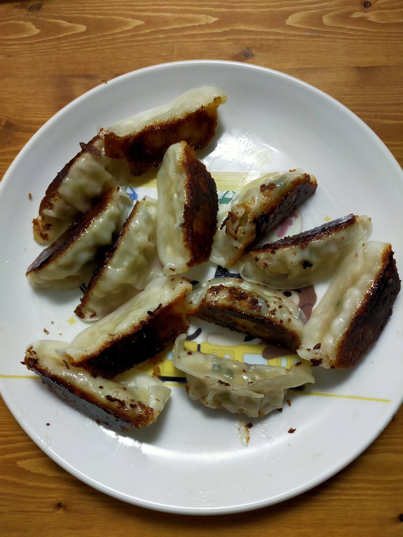 フーテンのしんさん 味の素のお皿当たった 嬉し過ぎて使い慣れない鉄フライパンで焼いたら餃子が張り付いて失敗 でも美味しかった ありがとう いらすとや 味の素 T Co Iqnfrkxesk Twitter