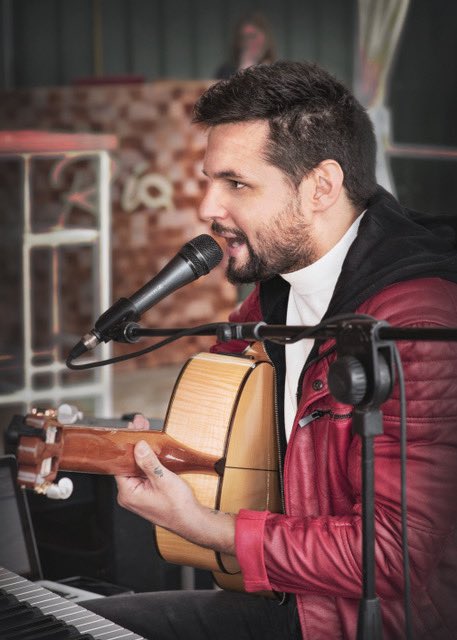 <a href="/manuelmunozmm/">Manuel Muñoz</a> que dice <a href="/ertrivi69/">Manuel Triviño</a> que pa cuando nuevo temazo? Aquí estamos deseándolo en <a href="/canalfiesta/">Canal Fiesta Radio</a> #AndalevantaX27