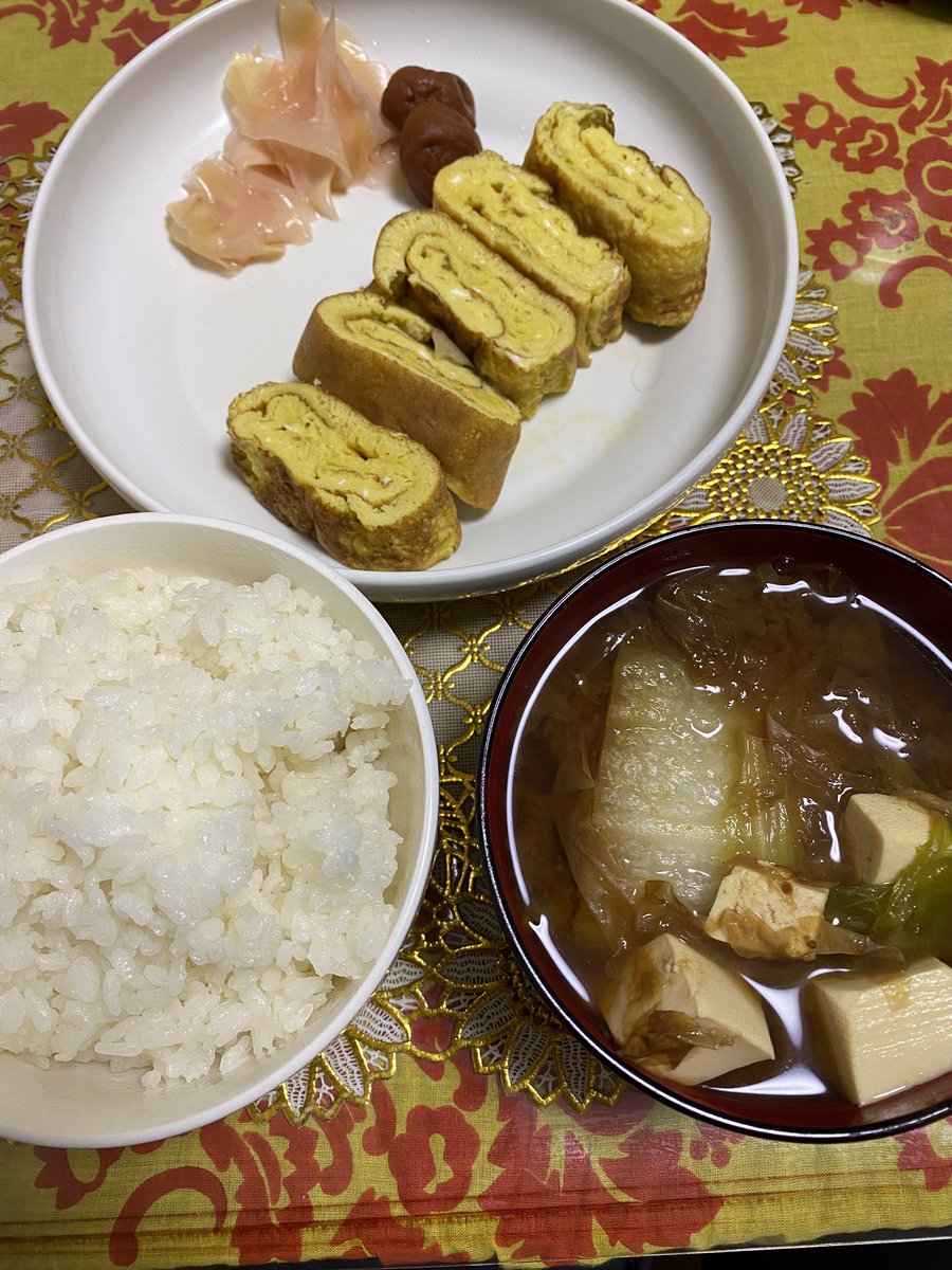ট ইট র 湯浅佳代子 Kayoko Yuasa 最近こういうのが食べたくなるのです だし巻き 京都の大徳寺さいき家さんのだし巻き弁当 みたいな風にやはりならないもんだな ちゃんと濾したし 出汁を留めるための片栗粉も入れてみたが やはり 出汁が 奥深い 出汁