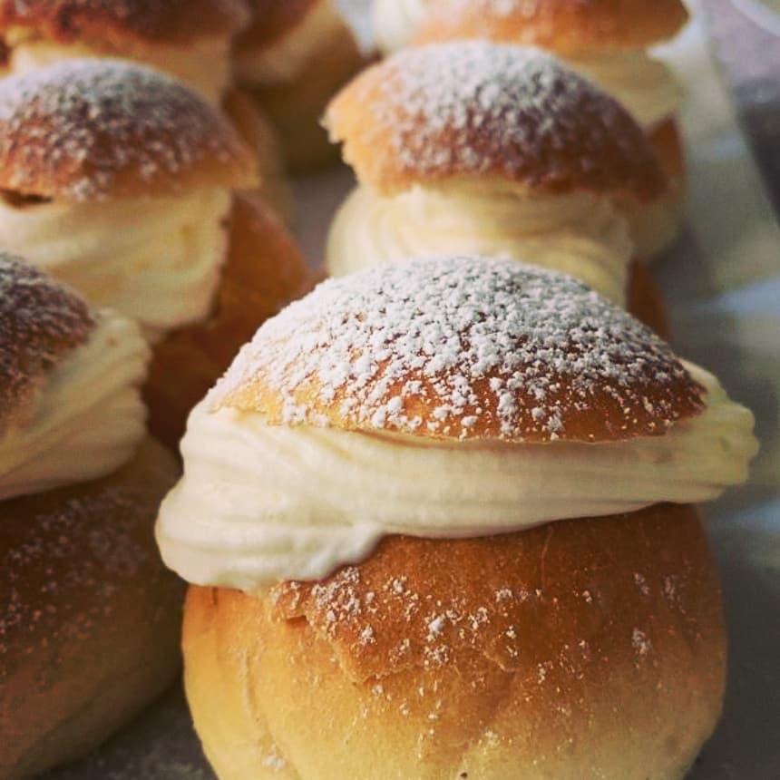 rozi_h14's tweet photo. Årets första semmelbak 😍
#baking #Foodie #Foodies #cooking https://t.co/WVx2vGet42