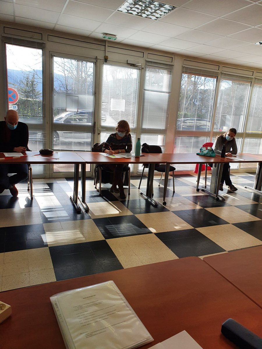 #SDJES - Première réunion de l'année de la #MAVA mission d'accompagnement de la #VieAssociative en #Ardèche. 
Merci aux professionnels, #bénévoles et #élus qui contribuent à la vie de nos #territoires.
Bravo pour ce beau dynamisme.
<a href="/07Dasen/">Dasen_07</a> <a href="/acgrenoble/">Académie de Grenoble</a> <a href="/HeleneInsel/">Hélène Insel</a>