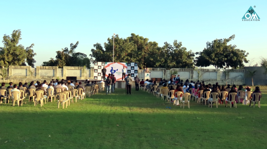 OmEnggCollege's tweet photo. જૂનાગઢ ની ઓમ એજ્યુકેશન કેમ્પસમાં ગણતંત્ર દિવસની ઉજવણી સોશ્યિલ ડિસ્ટનસિંગના પાલન સાથે કરવામાં આવી હતી. આ તકે કેમ્પસના સંનિષ્ઠ કર્મચારી દ્વારા ધ્વજા રોહન કરવામાં આવ્યું હતું. અને કેમ્પસ ના ડિરેક્ટર તથા સમગ્ર સ્ટાફ એ ગણતંત્ર દિવસની ઉજવણી કરી હતી.

Republic Day Celebration 2021. https://t.co/Aon49MMX9o