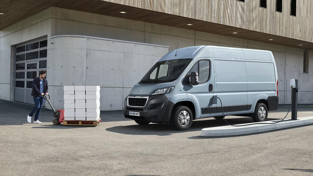 Peugeot's tweet photo. Get the hard work done in silence with our new LCV range #FullElectric. #MasterTheImpossible https://t.co/inQotJcwCB