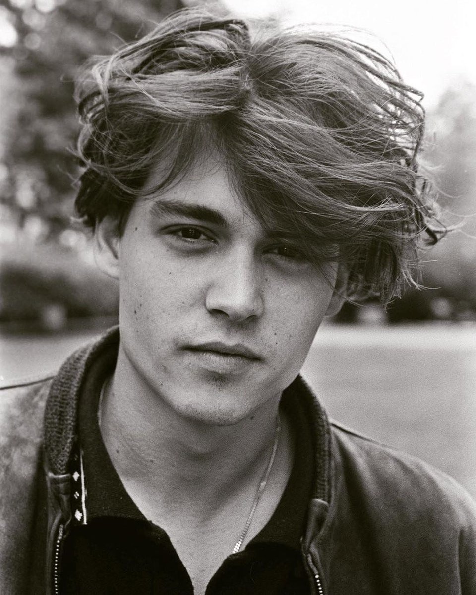 thinkingminds1's tweet photo. “I think everybody's weird. We should all celebrate our individuality and not be embarrassed or ashamed of it.”
#JohnnyDepp https://t.co/9jHxVac4ka