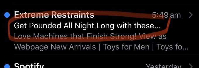 my emails be playin&rsquo; 😳 https://t.co/lQ15dKAteq