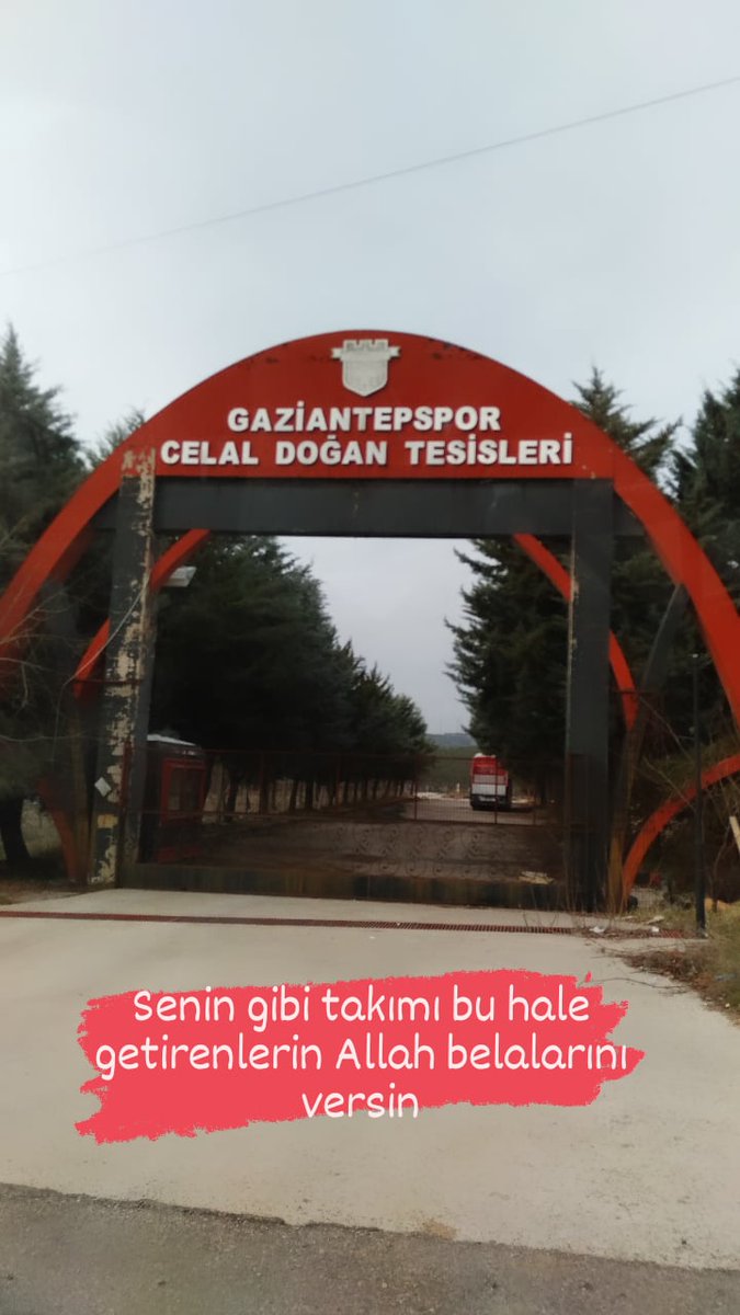 Böyle sahipsiz bırakılmaz bu takım gelen kargocu kargoyu teslim edecek kimseyi bulamıyor.
#Yaparsaadilkonukogluyapar