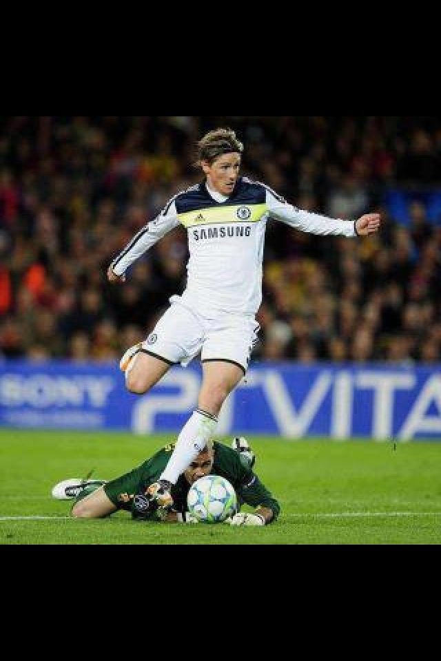 2. Fernando Torres Goal Against Barcelona in Champions League Semi Final 