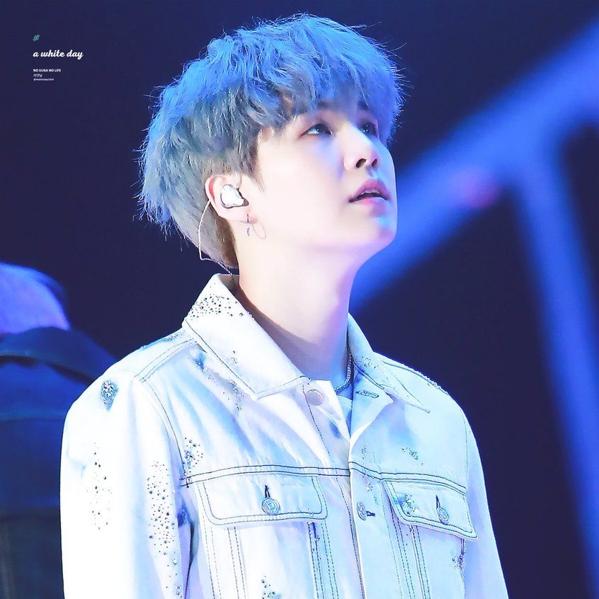 Yoongi as the moon - an aesthetic thread 