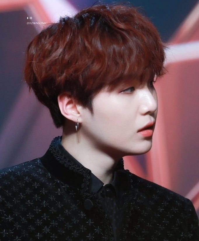 Yoongi as the moon - an aesthetic thread 