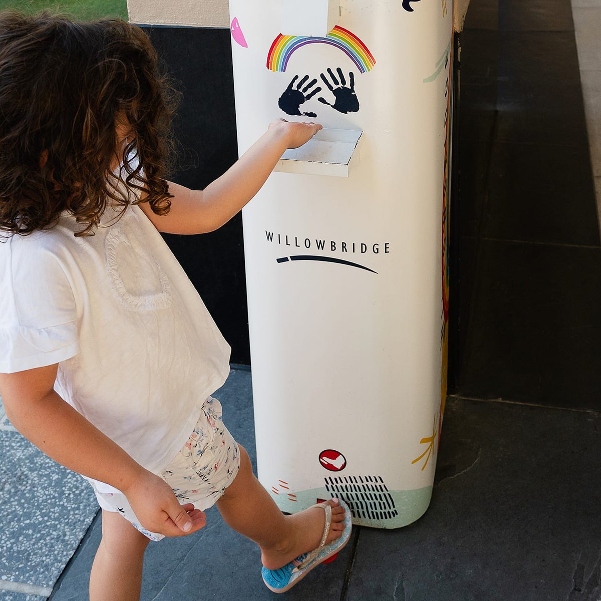 Hand sanitiser stations are conveniently placed throughout the centre for everyone’s safety !! 😷 #TheWillowbridgeWay