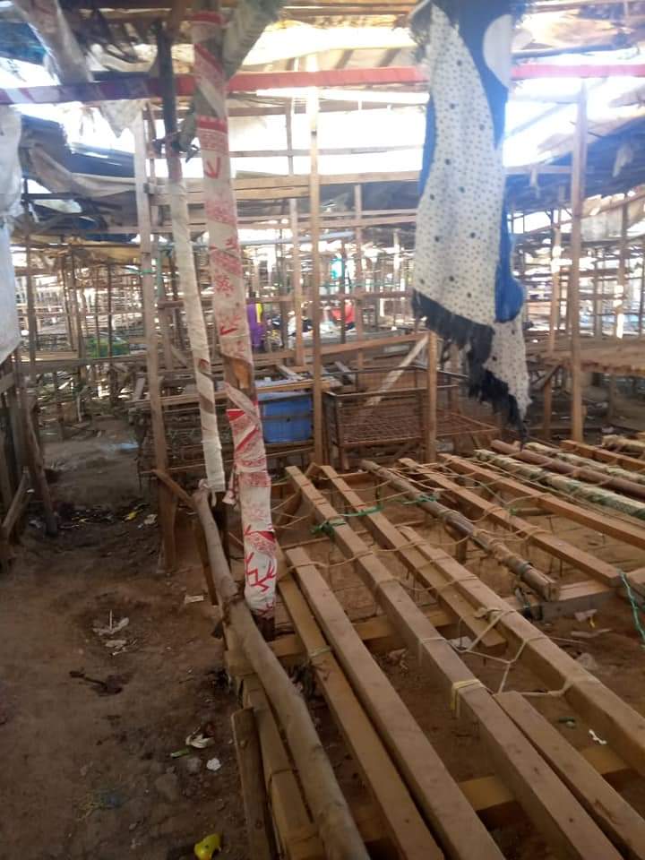 Githurai Traders close down fearing a DESTRUCTION of their goods. <a href="/RailaOdinga/">The Raila Odinga Amolo Foundation</a> expected there to sell BBI. So, because of BBI, Hustlers, wallet njaa. When other Politicians visit, Traders make money selling, different Story today. #HustlerNation