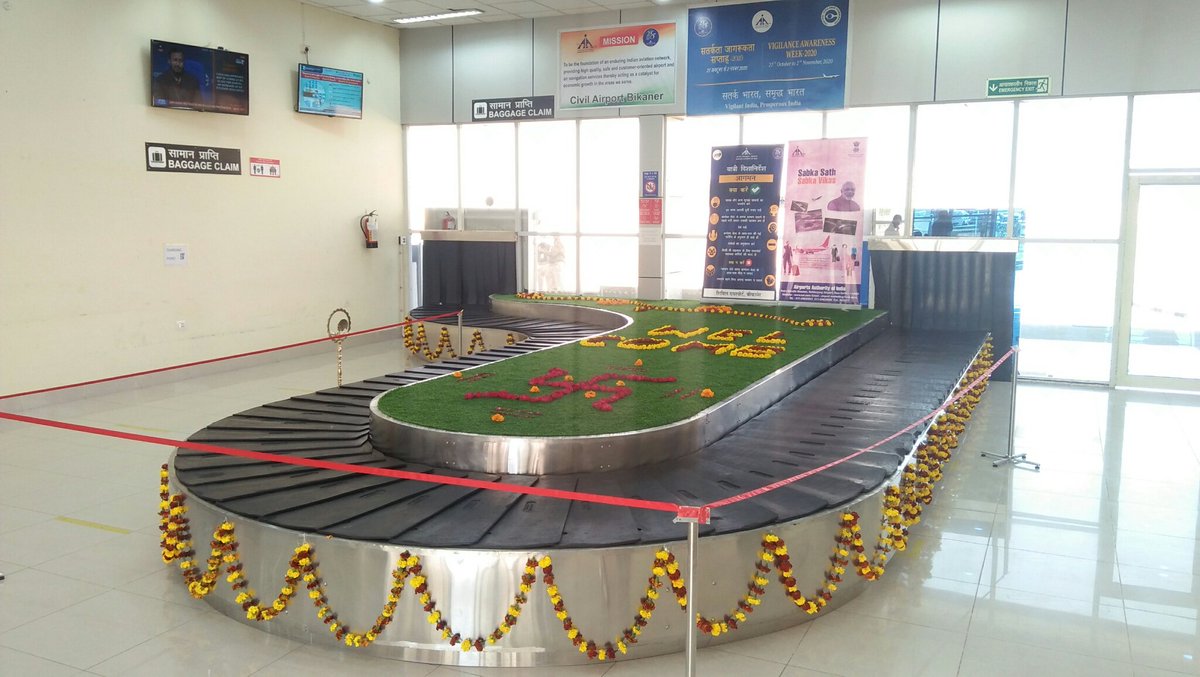 BikanerAirport's tweet image. For smooth flight operation and to facilitate passenger in baggage handling, Today Inauguration of #BaggageHandlingSystem at #AAI&apos;s #BikanerAirport by Hon&apos;ble MoS Sh. Arjun Ram Meghwal ji has been done.
#AAIcare
@arjunrammeghwal 
@AAI_Official 
@aaiRedNR