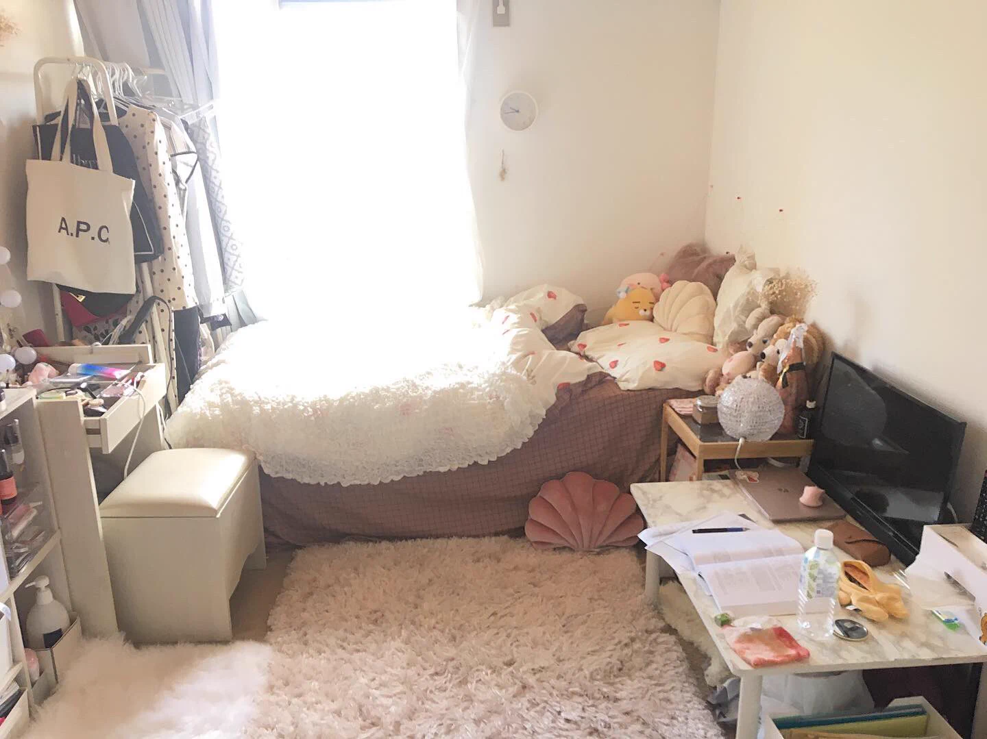 見比べるとここまで違うとは。アパートの部屋を三年かけて「お気に入りすぎる部屋」に。