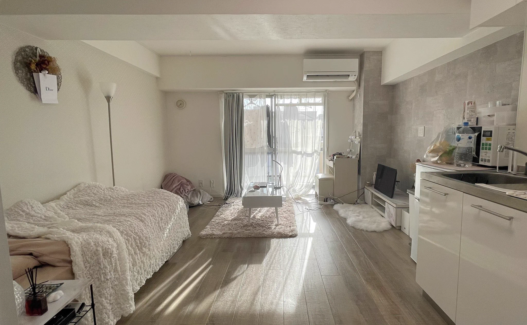 見比べるとここまで違うとは。アパートの部屋を三年かけて「お気に入りすぎる部屋」に。