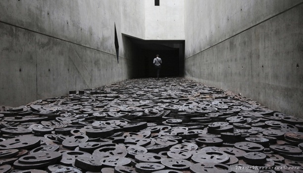 #GiornataDellaMemoria2021 #Olocausto #pernondimenticare 
"Se comprendere è impossibile, conoscere è necessario, perché ciò che è accaduto può ritornare, le coscienze possono nuovamente essere sedotte ed oscurate: anche le nostre". Primo Levi